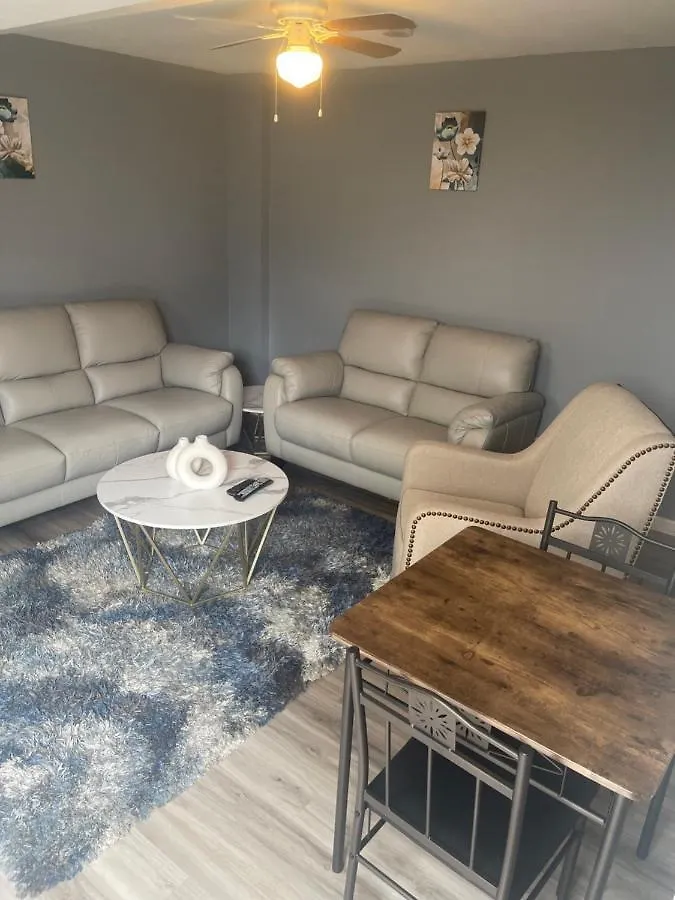 Modern One Bedroom Apartment New York