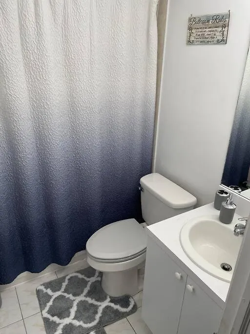 Modern One Bedroom Apartment New York 0*,  United States